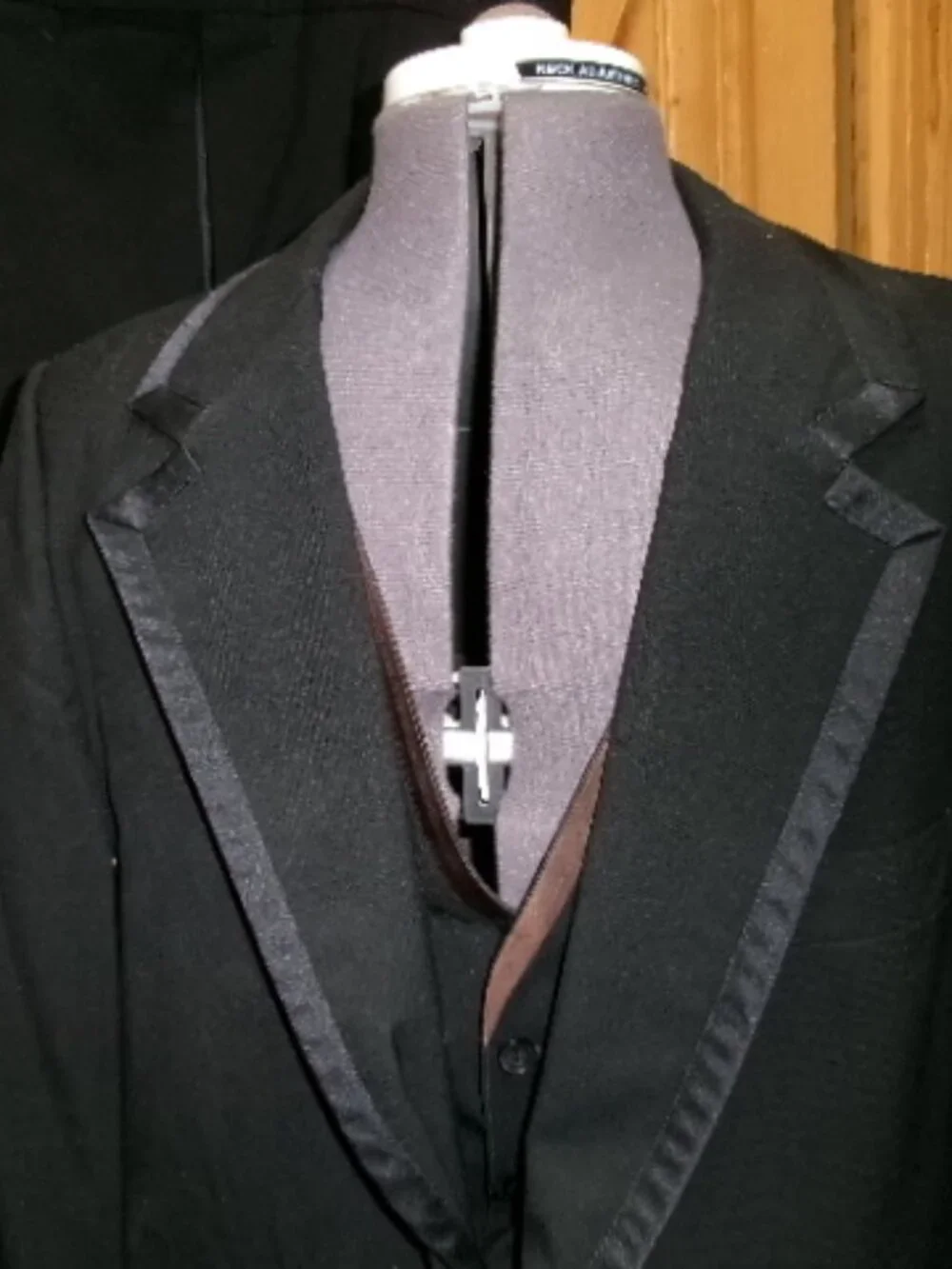 Vtg 44 S 60ss70s 3 piece Tuxedo black one button satin trim - Picture 2 of 9